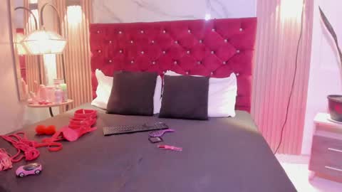 Danna  online show from April 28, 11:58 am