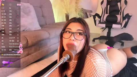 Snapshot of danna_adams1 chatting on February 28, 3:37 am danna_adams1 online show from February 28, 3:37 am