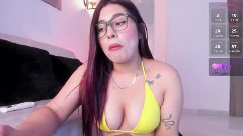 Snapshot of danna_adams1 chatting on October 17, 5:49 pm danna_adams1 online show from October 17, 5:49 pm