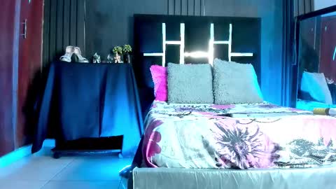 Danna online show from October 26, 2:40 am