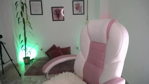 Danna online show from April 25, 11:13 pm