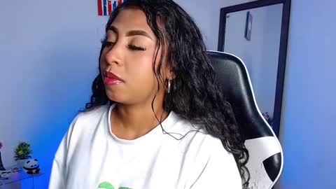 Snapshot of danna_schmidt23 chatting on February 21, 8:06 am Danna online show from February 21, 8:06 am