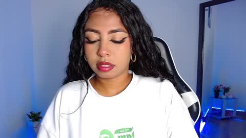 Snapshot of danna_schmidt23 chatting on December 5, 11:38 am Danna online show from December 5, 11:38 am