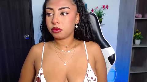 Snapshot of danna_schmidt23 chatting on October 4, 10:21 am Danna online show from October 4, 10:21 am