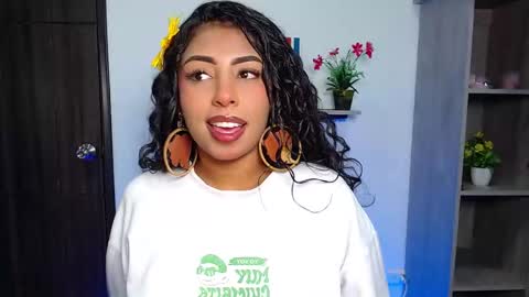 Snapshot of danna_schmidt23 chatting on October 1, 9:47 am Danna online show from October 1, 9:47 am