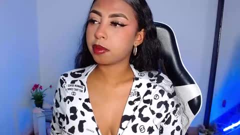 Snapshot of danna_schmidt23 chatting on March 1, 7:08 am Danna online show from March 1, 7:08 am