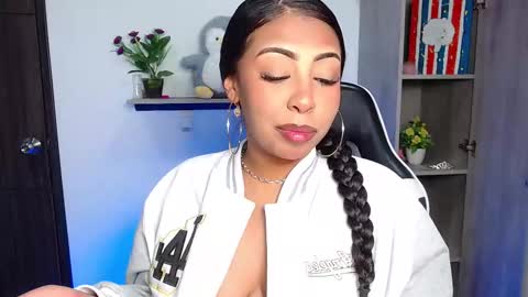 Danna online show from January 10, 10:20 am