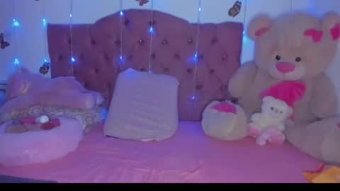 Danna Sofia jeins online show from April 19, 6:10 pm