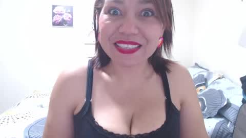 dannamomcerratt online show from May 6, 3:21 am