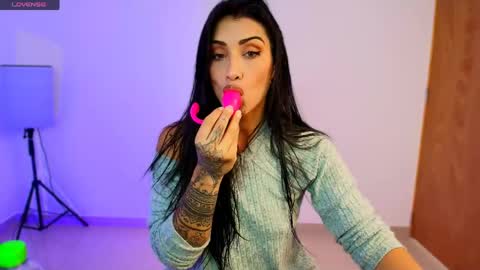 Danna Wells online show from June 7, 7:43 pm