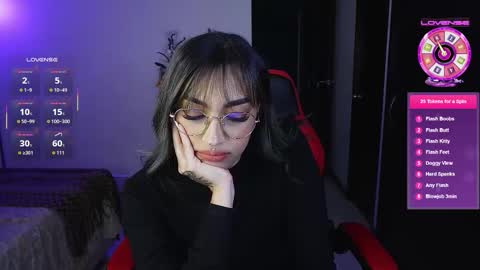 Snapshot of dannielle_ chatting on October 9, 10:47 pm online show from October 9, 10:47 pm