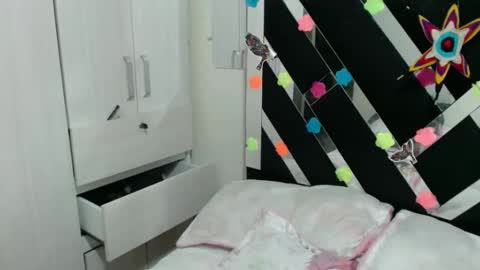 daphne877046 online show from September 13, 6:49 pm