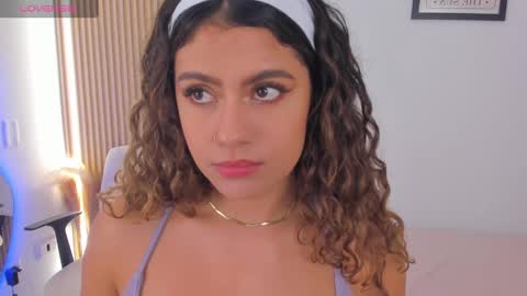 Snapshot of daphne_24 chatting on December 2, 12:17 pm Antonella Mora online show from December 2, 12:17 pm