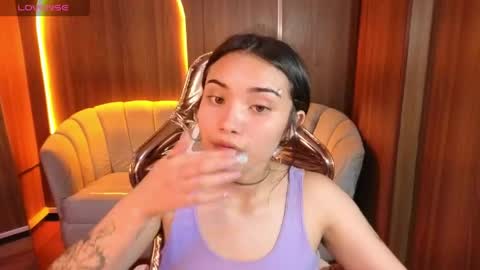 daphne_nicole_b online show from April 29, 1:03 pm