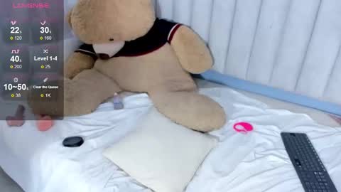 Snapshot of daphnebridge chatting on February 17, 8:27 pm Daphne Bridge online show from February 17, 8:27 pm