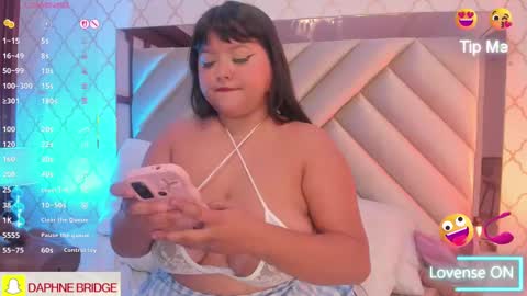 Snapshot of daphnebridge chatting on September 22, 9:02 pm Daphne Bridge online show from September 22, 9:02 pm