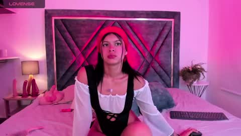 Snapshot of dapnne_ chatting on February 12, 12:01 pm Daphne online show from February 12, 12:01 pm