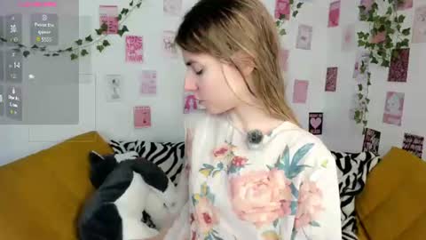 Ester online show from June 12, 10:23 am