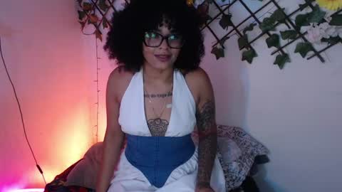 dark_flama online show from July 30, 2:12 am