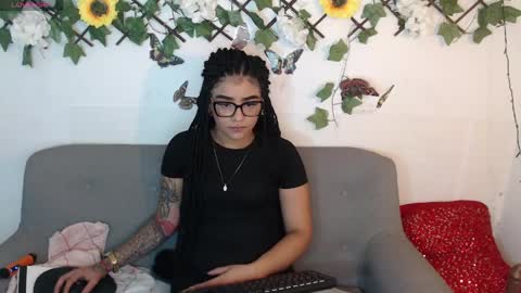 dark_flama online show from April 27, 2:30 am