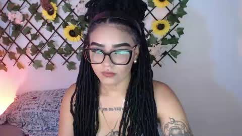 dark_flama online show from July 27, 12:51 am