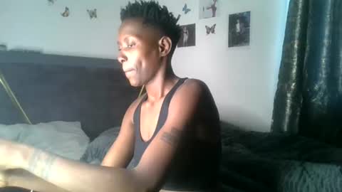 dark_mellanin online show from June 15, 11:54 am