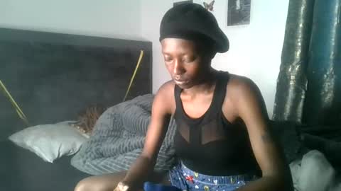 dark_mellanin online show from June 24, 9:41 am