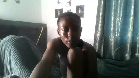 dark_mellanin online show from June 23, 6:33 am