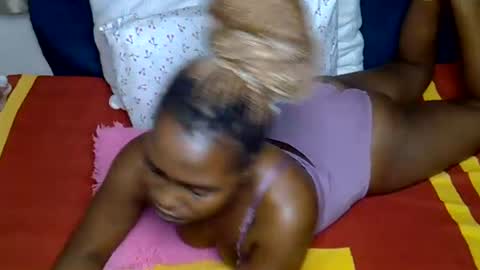 dark_petite_ online show from July 10, 8:04 am