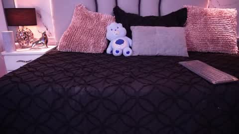 Angel Darcy  online show from April 24, 11:51 pm