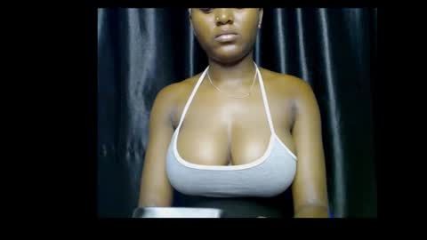 Snapshot of darkchocoxx chatting on October 18, 7:26 pm sexygal online show from October 18, 7:26 pm