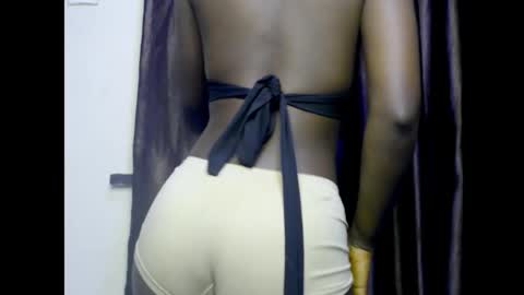 Snapshot of darkchocoxx chatting on September 28, 10:20 am sexygal online show from September 28, 10:20 am