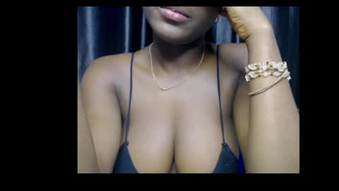 Snapshot of darkchocoxx chatting on October 16, 10:45 pm sexygal online show from October 16, 10:45 pm