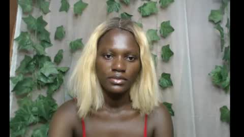 Snapshot of darkchocoxx chatting on September 15, 10:39 pm sexygal online show from September 15, 10:39 pm