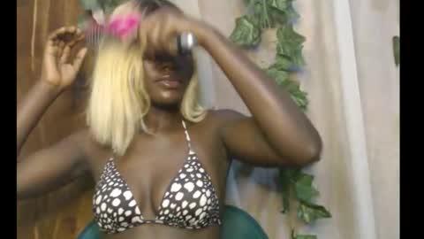 Snapshot of darkchocoxx chatting on September 17, 10:52 pm sexygal online show from September 17, 10:52 pm