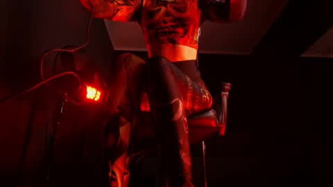 darkspark_ online show from February 6, 1:14 pm