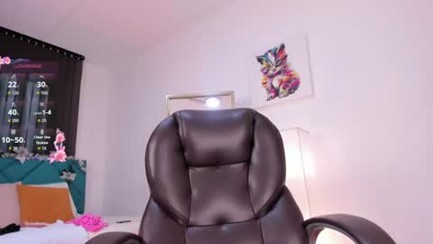 darling  online show from June 22, 11:07 am
