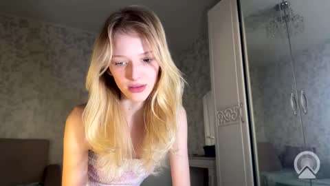 Snapshot of darlingdarinka chatting on September 8, 3:00 pm D online show from September 8, 3:00 pm