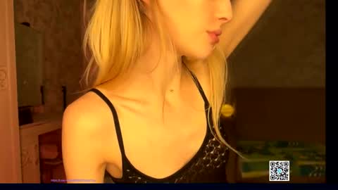 Snapshot of darlingdarinka chatting on September 23, 2:59 pm D online show from September 23, 2:59 pm