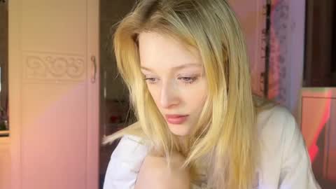 Snapshot of darlingdarinka chatting on March 2, 3:20 pm D online show from March 2, 3:20 pm