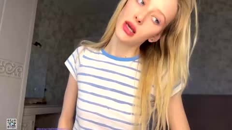 Snapshot of darlingdarinka chatting on October 11, 12:52 pm D online show from October 11, 12:52 pm