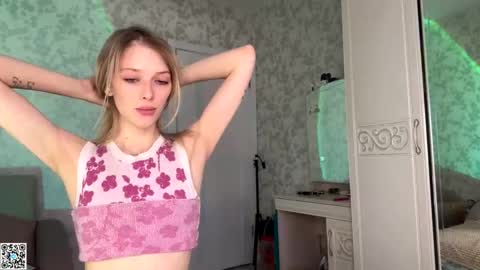 Snapshot of darlingdarinka chatting on October 28, 11:05 am D online show from October 28, 11:05 am