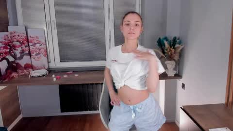 Lucy online show from May 4, 7:06 pm