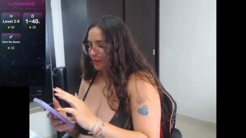 daviana online show from April 25, 5:10 pm