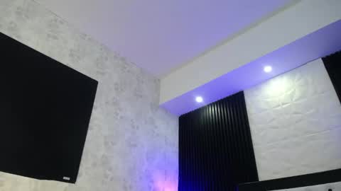 Snapshot of dayana_mendozaa69 chatting on March 7, 12:34 pm Dayana online show from March 7, 12:34 pm