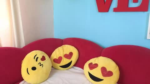 Shari online show from April 22, 4:42 am