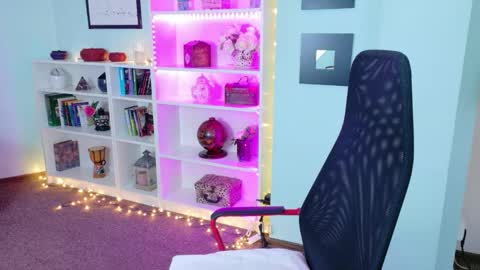 Shari online show from April 25, 4:59 am