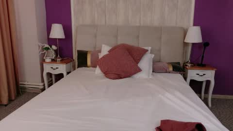 Shari online show from April 27, 5:04 am