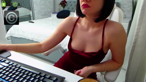 Snapshot of dear_ellisse chatting on January 14, 10:17 am Elly online show from January 14, 10:17 am