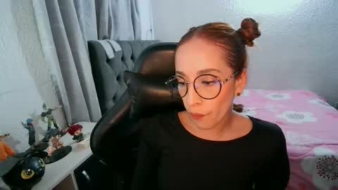 Snapshot of dear_juliet chatting on September 18, 12:31 am Juliet online show from September 18, 12:31 am